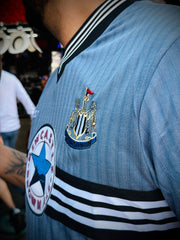 CAMISETA NEWCASTLE RETRO VISITANTE 1996/1997 CAMISETA NEWCASTLE RETRO VISITANTE 1996/1997