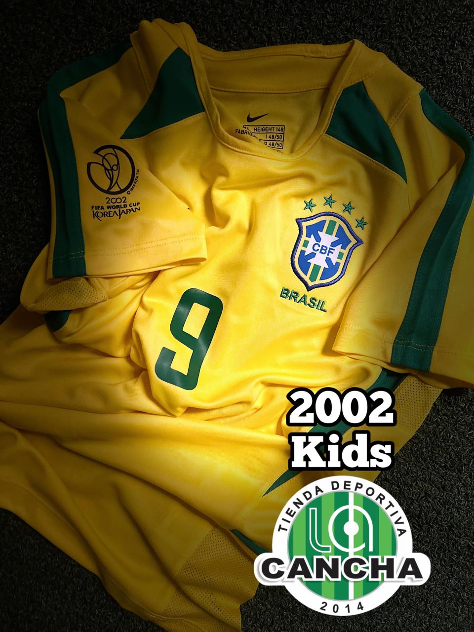 CAMISETA BRASIL RETRO LOCAL 2002 KIDS