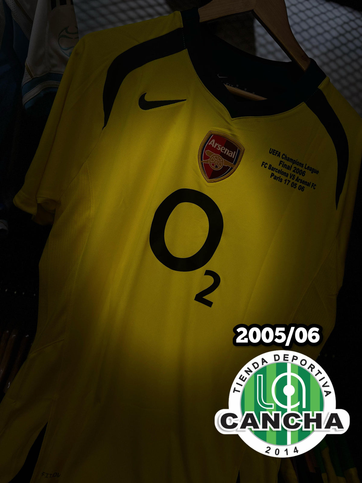 CAMISETA ARSENAL RETRO VISITANTE 2005/2006