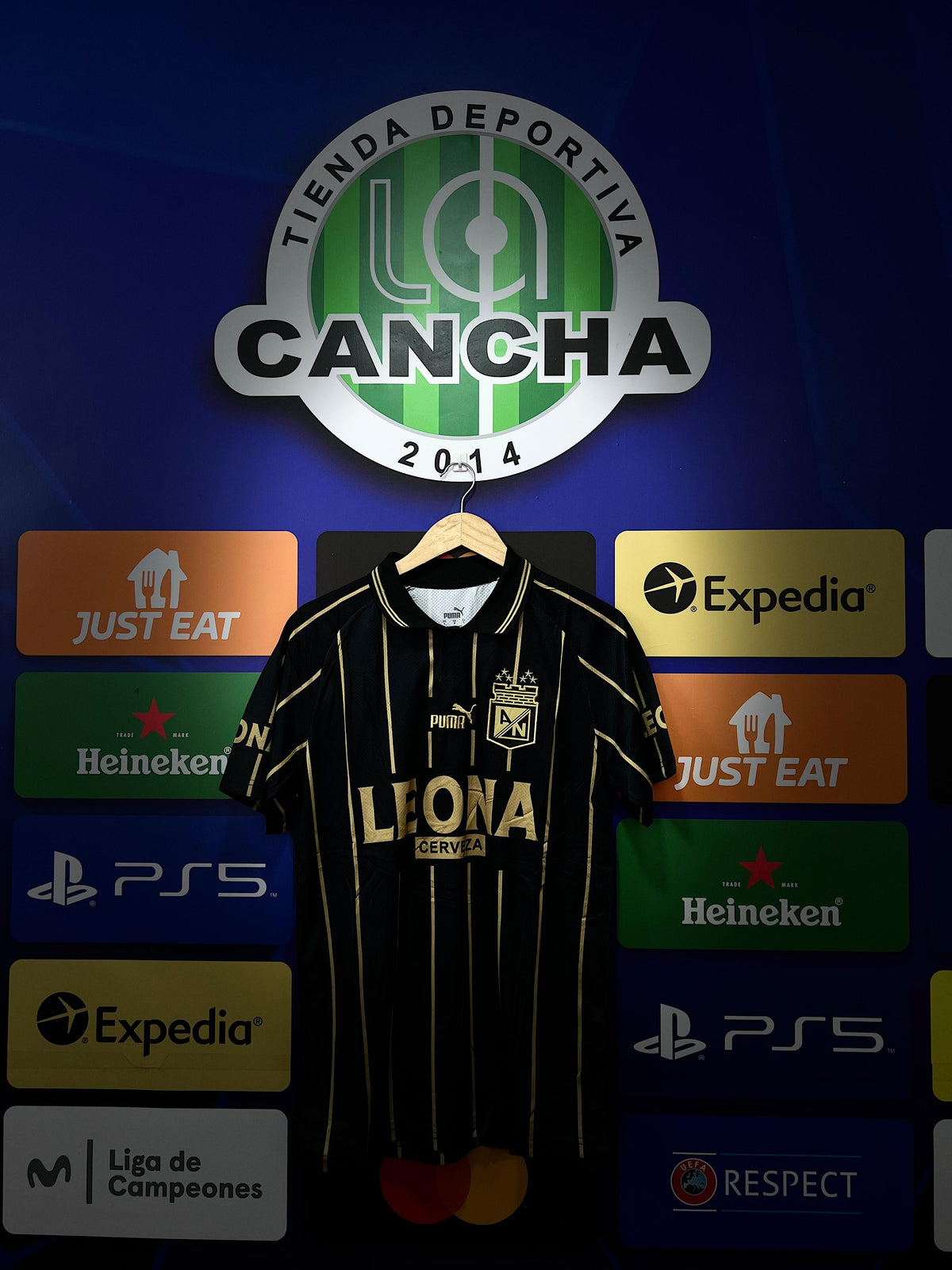 CAMISETA NACIONAL RETRO 1996-1997