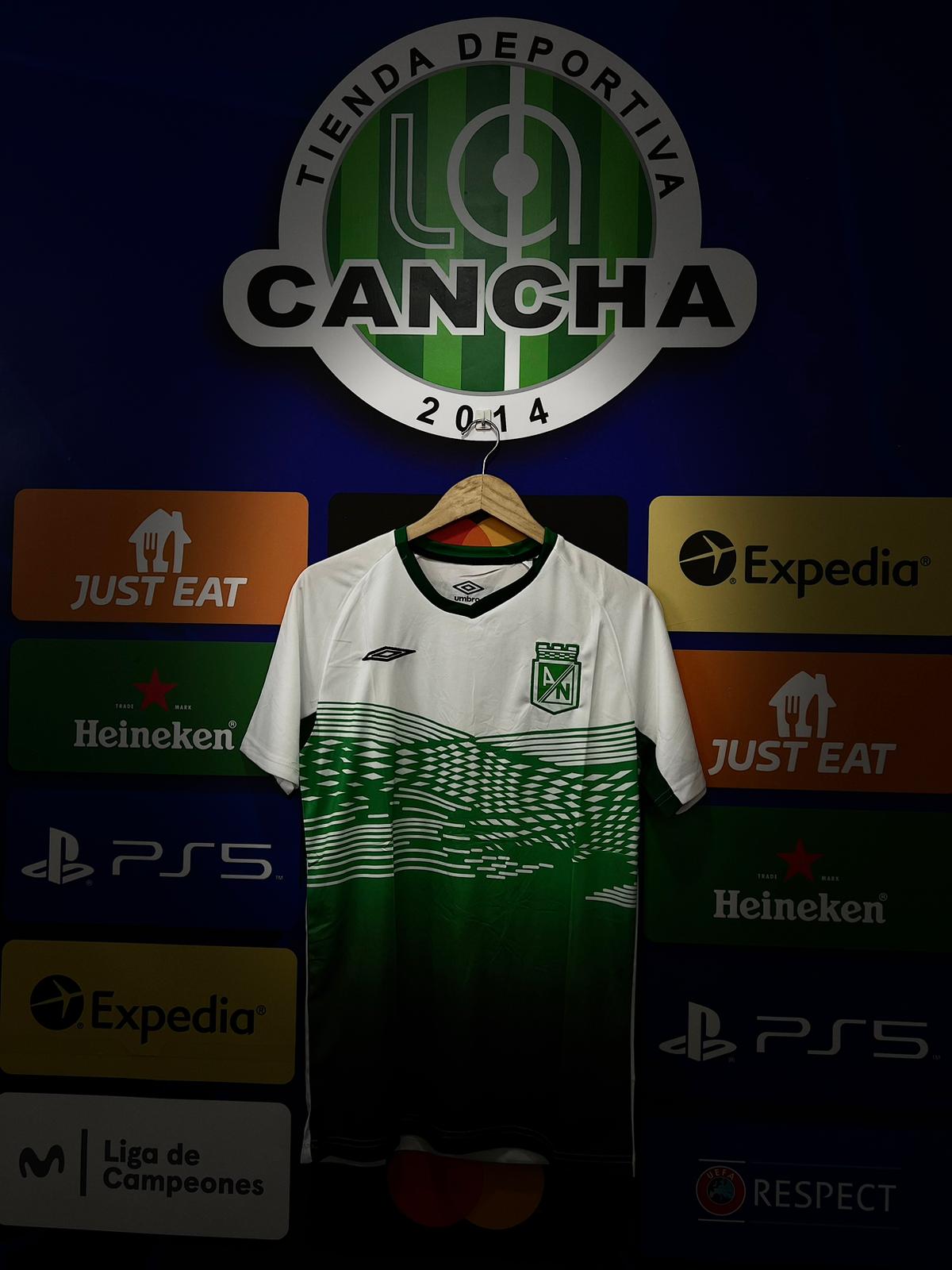 CAMISETA NACIONAL RETRO ENTRENAMIENTO AAA 2003