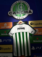 CAMISETA NACIONAL RETRO VISITANTE CONVERSE 2001 AAA