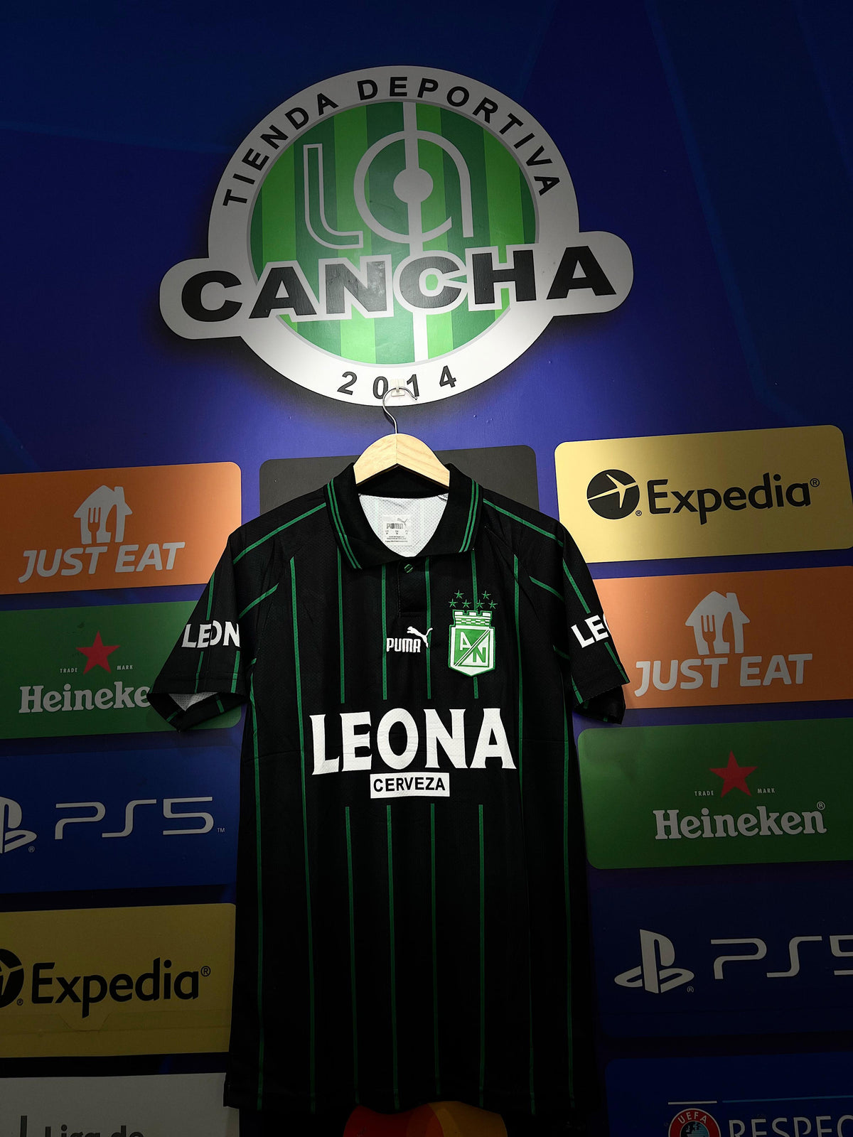 CAMISETA NACIONAL RETRO TERCERA LEONA 1996/97