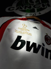 CAMISETA MILAN RETRO VISITANTE GAMA ALTA 2006/2007 KIDS