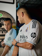 CAMISETA REAL MADRID LOCAL 2025-2026 PARCHE CHAMPIONS