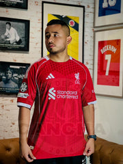 CAMISETA LIVERPOOL LOCAL 2025-2026 PARCHE CHAMPIONS
