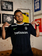 CAMISETA NACIONAL ENTRENAMIENTO NEGRA VERSION FAN 2026