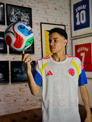 CAMISETA COLOMBIA BLANCA ENTRENAMIENTO 2026