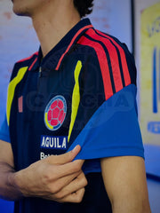 SELECCION COLOMBIA TIPO POLO AZUL 2026