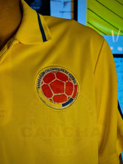 CAMISETA SELECCION COLOMBIA TIPO POLO AMARILLA 2026