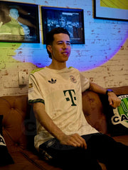 CAMISETA BAYERN MUNICH OKTOBERFEST 2025