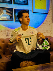 CAMISETA BAYERN MUNICH OKTOBERFEST 2025