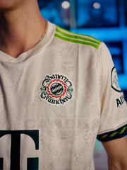 CAMISETA BAYERN MUNICH OKTOBERFEST 2025