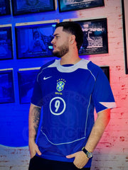 CAMISETA BRASIL RETRO VISITANTE 2004