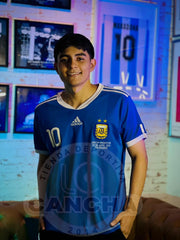 CAMISETA ARGENTINA RETRO VISITANTE 2010