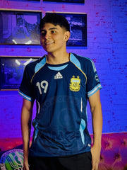 CAMISETA ARGENTINA RETRO VISITANTE 2006