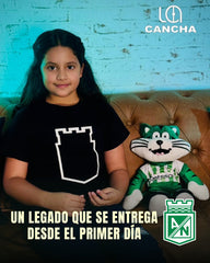 CAMISETA ATLETICO NACIONAL NIÑO CONTORNO DE ESCUDO NEGRO