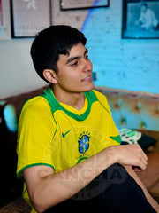 CAMISETA RETRO BRASIL LOCAL 2004