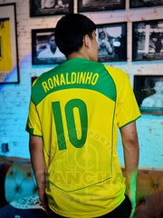 CAMISETA RETRO BRASIL LOCAL 2004