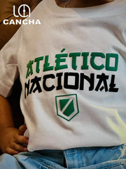 CAMISETA ATLETICO NACIONAL TIPOGRAFIA CHINA BLANCA NIÑO
