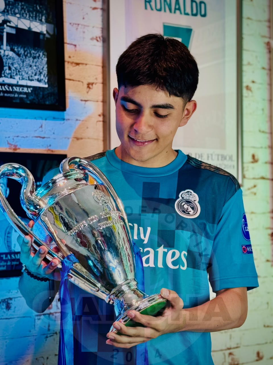 CAMISETA REAL MADRID RETRO TERCERA 2017/2018