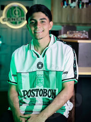 CAMISETA NACIONAL RETRO VISITANTE CONVERSE 2001