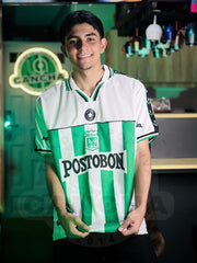 CAMISETA NACIONAL RETRO VISITANTE CONVERSE 2001