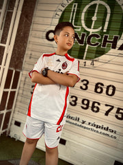 CAMISETA MILAN RETRO VISITANTE GAMA ALTA 2006/2007 KIDS