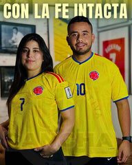 CAMISETA COLOMBIA LOCAL CON PARCHES 2026