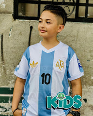 CAMISETA ARGENTINA VERSION ESPECIAL 50 AÑOS MESSI 2024/2025 NIÑO