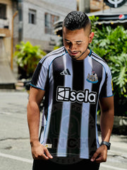 CAMISETA NEW CASTLE LOCAL 2025
