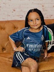 CONJUNTO REAL MADRID VISITANTE 2025 NIÑO