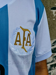 CAMISETA ARGENTINA VERSION ESPECIAL 50 AÑOS MESSI 2024/2025 NIÑO