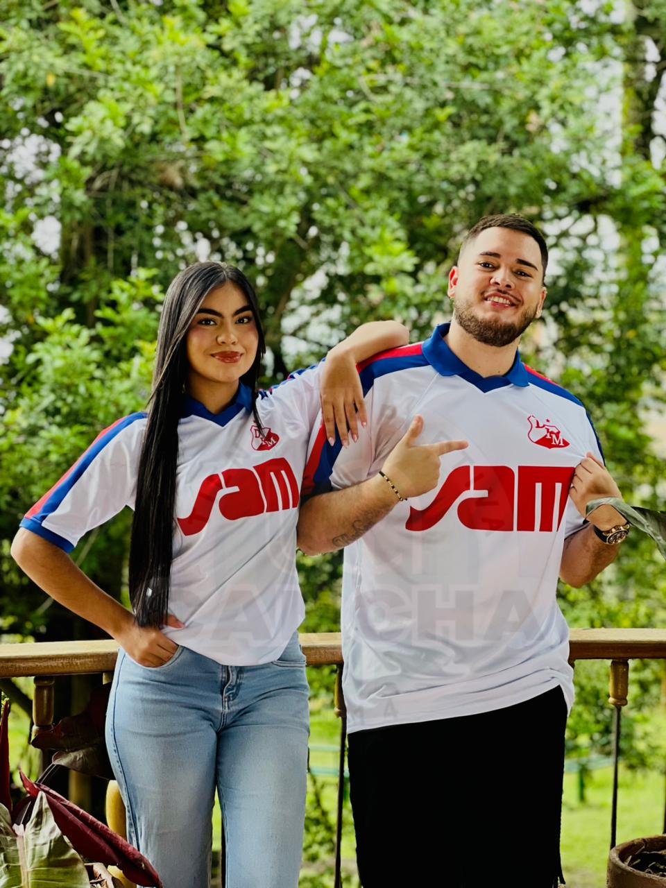 CAMISETA DIM RETRO LOCAL 1982