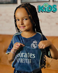 CONJUNTO REAL MADRID VISITANTE 2025 NIÑO