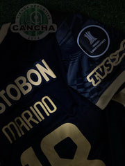 CAMISETA ATLETICO NACIONAL VISITANTE PARCHES LIBERTADORES CON ESCUDO 3D 2025