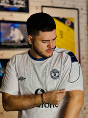 CAMISETA MACHESTER UNITED RETRO VISITANTE 2001/2002