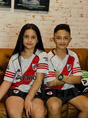CONJUNTO RIVER PLATE 2025/2026 NIÑO