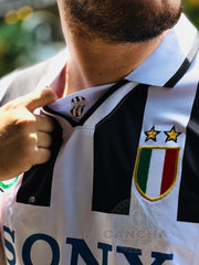 CAMISETA JUVENTUS RETRO LOCAL 1996