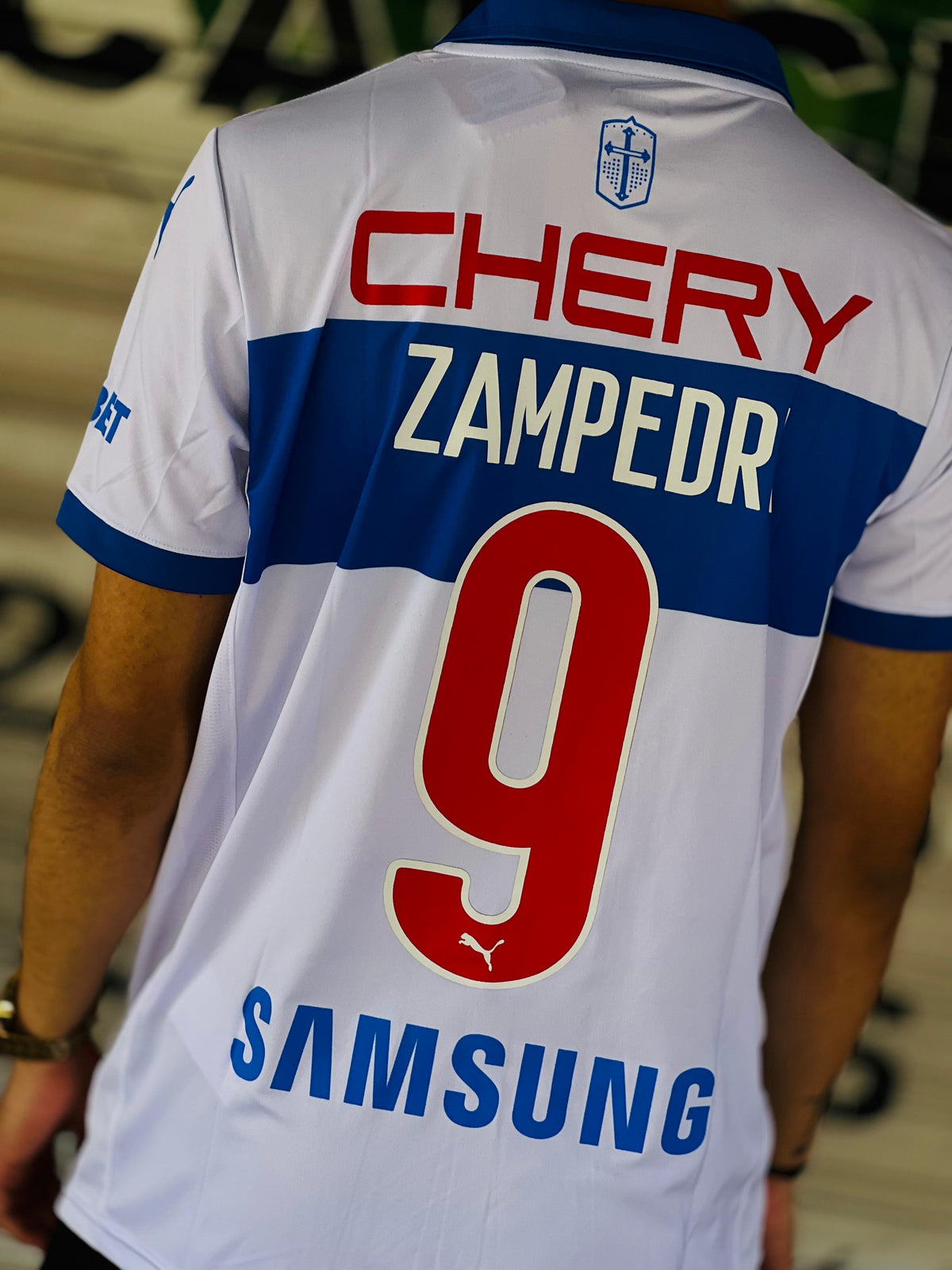 CAMISETA UNIVERSIDA CATOLICA DE CHILE LOCAL 2025
