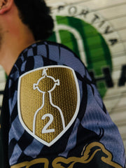 CAMISETA ATLETICO NACIONAL VISITANTE PARCHES LIBERTADORES CON ESCUDO 3D 2025