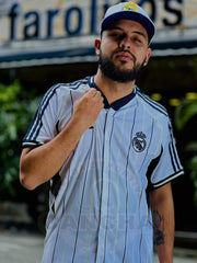 CAMISETA REAL MADRID BEISBOLERA 2025